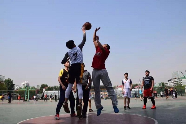 遠行地產(chǎn)籃球比賽