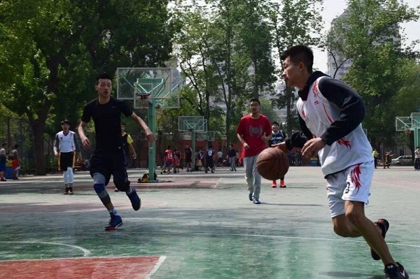 遠行地產(chǎn)籃球比賽